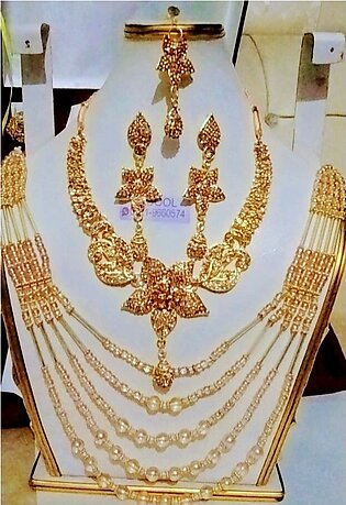 sabool studio bridal Jewellery set with multi layer mala and Mang head chain with beautiful velvet box