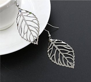 Palm Leaf Long Chain Dangle Earrings Vintage Monstera Leaves Metal Drop Earrings Fashion Leaf Earrings For Women and Girls on Any Occasion such as Beach or Outdoor Activities Lightweight and Comfortable to Wear (Silver)
